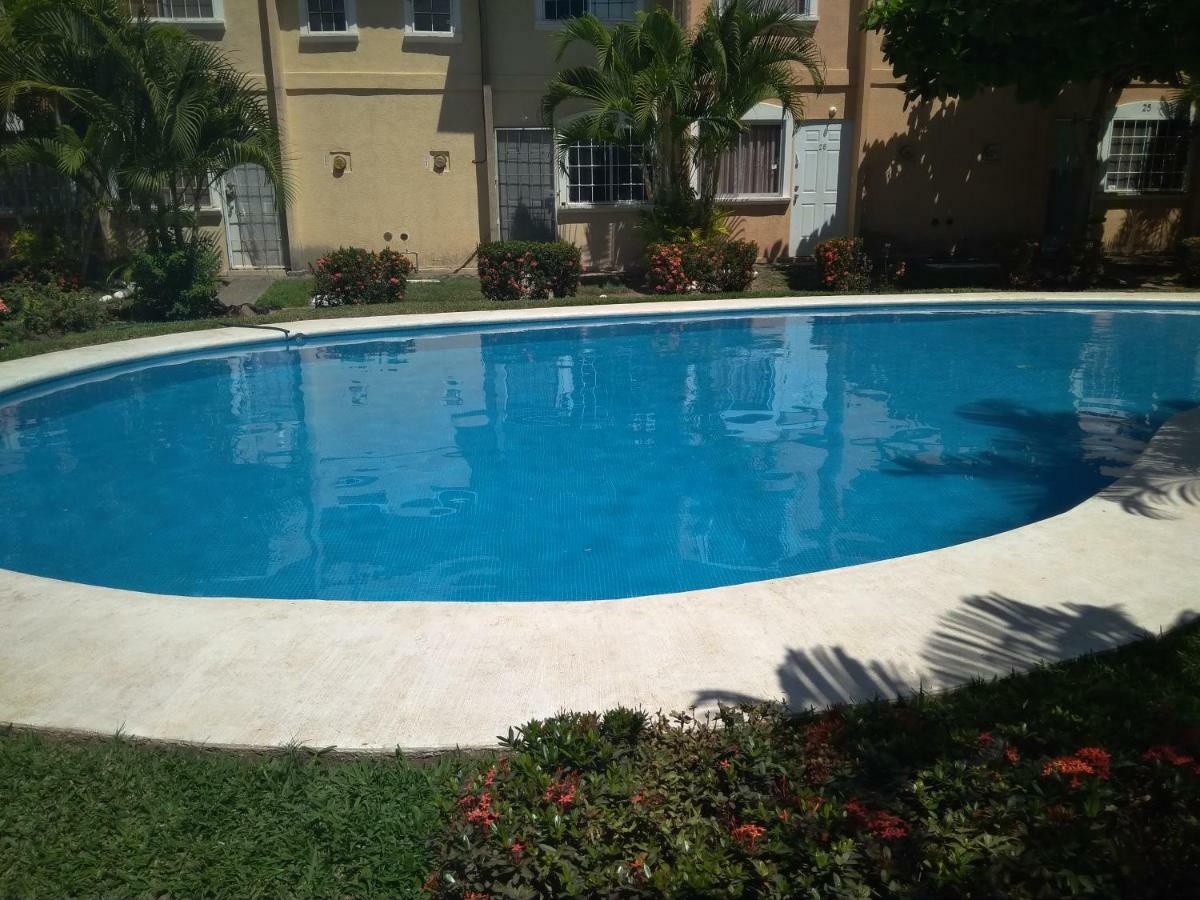 Casa con alberca!! Ixtapa Zihuatanejo Apartment Bagian luar foto